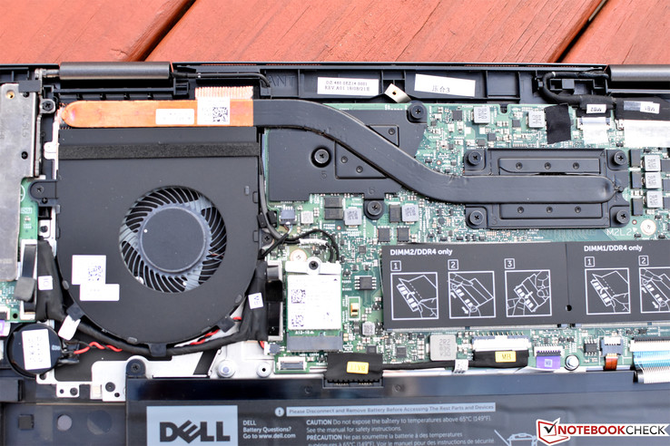 Der interne Lüfter läuft unter Last sofort auf Hochtouren