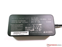 280-Watt-Netzteil bringt fast 1 kg auf die Waage