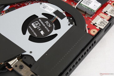 Das Lüftergeräusch pulsiert gelegentlich von lautlos auf 31 dB(A) hoch, auch wenn der Silent-Modus eingestellt ist