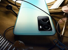 Das Oppo A76 erhält ein deutlich moderneres Design, die großen Kameras beherbergen aber offenbar kleine Sensoren. (Bild: Evan Blass)