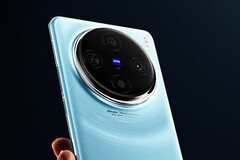 Das Vivo X100 Pro wird offenbar in schickem &quot;Celestial Blue&quot; angeboten. (Bild: Vivo)