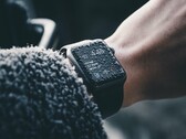 Der Lautsprecher der Apple Watch schleudert Wasser nach dem Schwimmen nach draußen, in der Zeitlupe sieht das eindrucksvoll aus. (Bild: Anh Nguyen, Unsplash)