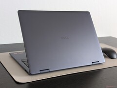 Die Intel-Version des Dell 14 Plus 2-in-1 hat einige Vorteile gegenüber der AMD-Variante (Bildquelle: Notebookcheck)
