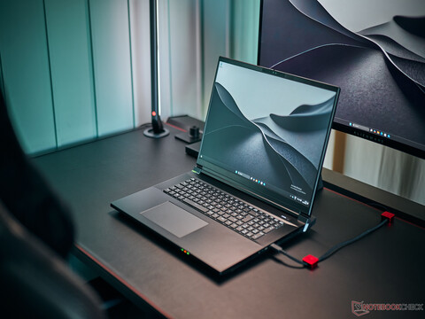 Schenker Key 18 Pro E25 im Test - High-End Workstation mit RTX 5090 und 256 GB RAM