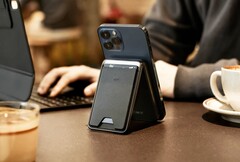 Die neueste MagSafe-Power-Bank von ESR bietet ein paar praktische Features. (Bild: ESR)