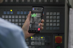 Die App 'Dynamics 365 Remote Assist' ist eine von zwei AR-Apps, die zu Beginn veröffentlicht werden (Quelle: Microsoft)