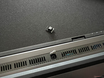 Versteckte Schrauben am Heck