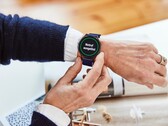 Die Patronus-Uhr soll vor allem den altmodischen Hausnotruf für Senioren neu erfinden. (Bild: Samsung)