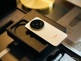 Das beste Smartphone 2025 in puncto Kamera kommt von Vivo (Bildquelle: Notebookcheck)