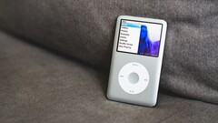 Die Benutzeroberfläche des iPod Classic samt Click Wheel sorgt nach wie vor für Nostalgie unter Apple-Kunden. (Bild: Andres Urena)