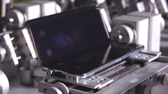 So testet Samsung den Klappmechanismus im Galaxy Fold