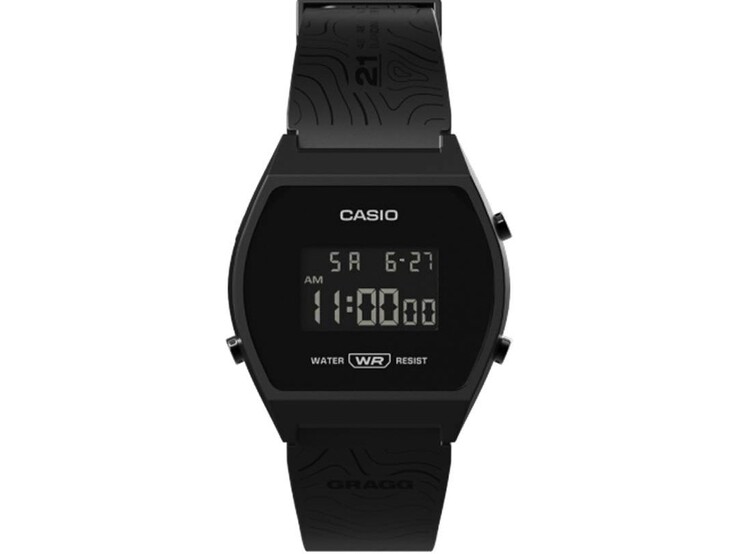 Vorderansicht der Casio x GRAGG LW-204GRAGG-1BDF Digitaluhr mit schwarzem Harzgehäuse und strukturiert gemustertem Armband
