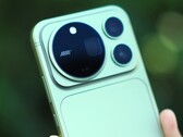 Das Honor Magic9 Pro Max wird mit quadratischer 55MP Frontkamera aufwarten. Für eine potentielle Super-Edition ist offenbar ein 11K-Akku geplant.