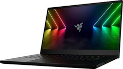 Ein blitzschnelles Display trifft im neuen Razer Blade 15 auf Höchsteistung im Kleinformat.
