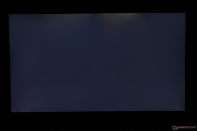 Moderates Backlight Bleeding am oberen Rand