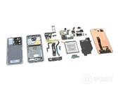 Samsung packt zwar eine ganze Menge Hardware in das S20 Ultra, der Aufpreis beim Kunden ist aber dennoch enorm. (Bild: iFixit)