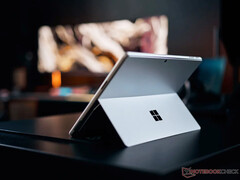 Das neue Microsoft Surface Pro 12 dürfte wieder in Platin-Silber angeboten werden