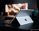 Das neue Microsoft Surface Pro 12 dürfte wieder in Platin-Silber angeboten werden