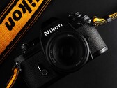 Nikon könnte bald in der Hand des Optik-Giganten EssilorLuxottica sein.