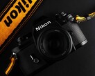 Nikon könnte bald in der Hand des Optik-Giganten EssilorLuxottica sein.