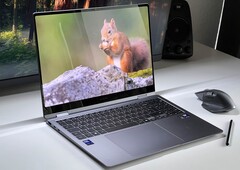 Das Samsung Galaxy Book 5 Pro 360 ist ein großes Convertible mit tollem OLED-Screen und Intel Lunar Lake CPU (Bildquelle: Andreas Osthoff)