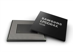 Samsung liefert nun 12 GB fassende RAM-Chips für Smartphones. (Bild: Samsung)