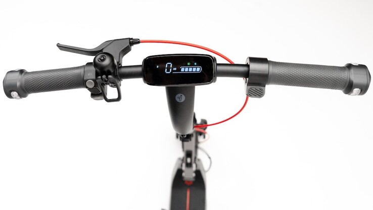 Der Segway E3 Go verfügt über seitliche Leuchten, eine Klingel und ein 2,8-Zoll-Display.