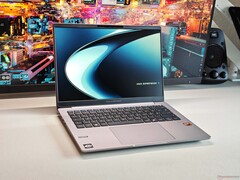 Test Asus ExpertBook PM3 - Office-Laptop mit AMD, langer Akkulaufzeit & Copilot+
