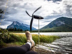 Shine: Transportable Windturbine fungiert auch als Powerbank