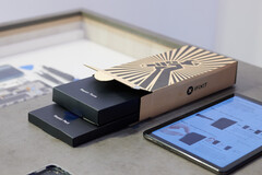 Das Reparaturset wird samt Ersatzteil in einem Paket verschickt. (Foto: Andreas Sebayang/Notebookcheck.com)