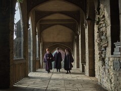 Bertie Carvel spricht erstmals über seine Interpretation von Cornelius Fudge und erklärt, warum er den Zaubereiminister nicht als Bösewicht, sondern als traumatisierten Politiker versteht.