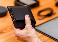 Mit dem GBT-NUC von PoE Texas kann man sich das Stromkabel beim Intel NUC sparen. (Bild: PoE Texas)