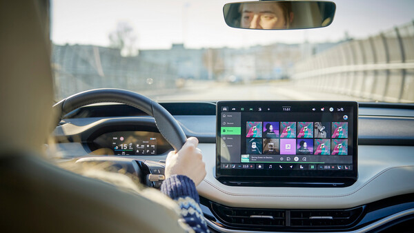 Spotify zieht nativ ins Skoda-Infotainment ein: Streaming läuft über die integrierte Datenverbindung direkt im Fahrzeug (Bild: Skoda).
