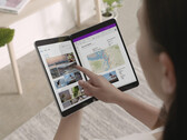 Das interessante Surface-Convertible mit zwei Displays und Windows 10X wird wohl nicht mehr in diesem Jahr erscheinen. (Bild: Microsoft)