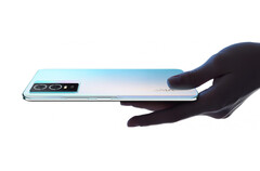 Das Vivo Y74s 5G packt einen MediaTek Dimensity 810 in ein schlankes Gehäuse. (Bild: Vivo)