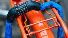 Fahrradschlösser im Warentest: Sicherheit fürs E-Bike mit Bügel-, Falt- und Kettenschlössern schon ab 58 Euro.