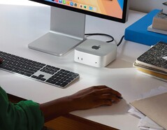 Der Mac mini mit Apple M4 erzielt zum Aktionspreis ein interessantes Preis-Leistungs-Verhältnis. (Bildquelle: Apple)