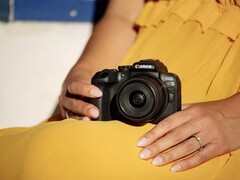 Die Canon EOS R10 soll Kunden nicht zuletzt durch einen attraktiven Preis überzeugen. (Bild: Canon)