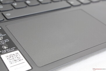 Das Klicken auf dem Clickpad fühlt sich weich an mit unbefriedigendem Feedback