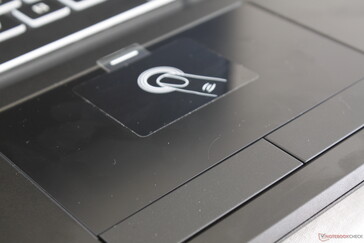 Das Touchpad, das gleichzeitig als Fingerabdruckscanner dient, ist glatt und rutschiger als die meisten anderen Touchpads