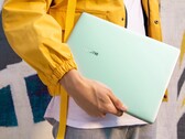 Das neue Realme Book Slim wird in Grün angeboten, statt in Blau wie sein Vorgänger. (Bild: Realme)