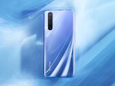 Das erste offizielle Bild des Realme X50 zeigt ein altbekanntes Design im freundlichen Hellblau.