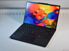 Intel Imperium schlägt zurück mit 21 Stunden Akkulaufzeit: Lenovo ThinkPad T14s Gen 6 Laptop im Test