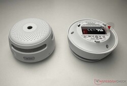 Ober- und Unterseite des X-Sense XS01-M Smarter Vernetzter Rauchmelder (FS61)