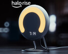 Amazon Halo Rise: Berührungsloser smarter Schlaftracker mit Wecklicht und intelligentem Wecker.