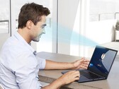 Das Asus Expertbook B7 kommt mit einem robusten Gehäuse und interessanten Features. (Bild: Asus)