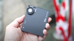 Wer es klein und kompakt schätzt, könnte das Ikko Mind One lieben. Im Hands-On-Video ist das ungewöhnliche Kickstarter-Projekt bereits zu sehen. (Bildquelle: Ben's Gadget Reviews)