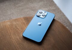 Auch die Produktion des Apple iPhone 13 leidet unter der Chip-Knappheit. (Bild: Anthony Choren)