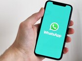 Meta führt für den Messenger WhatsApp schrittweise spezielle Kinder-Konten ein, die von den Eltern über eine PIN verwaltet werden.