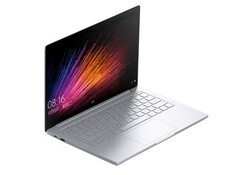 Mit 1,07 kg ist das 12,5 Zoll-Mi Notebook Air nicht gerade ein Schwergewicht. 2017 soll es noch leichter werden.